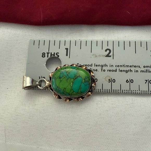 Vintage 925 Silver & green turquoise stone Pendant in 925 Guc 1.50" x 1" - Picture 6 of 7